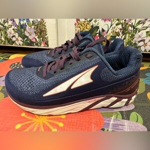 Altra Torin 4 Plush Womens Sz 7.5 Blue Purple Running Shoes Sneakers ALW1937K005